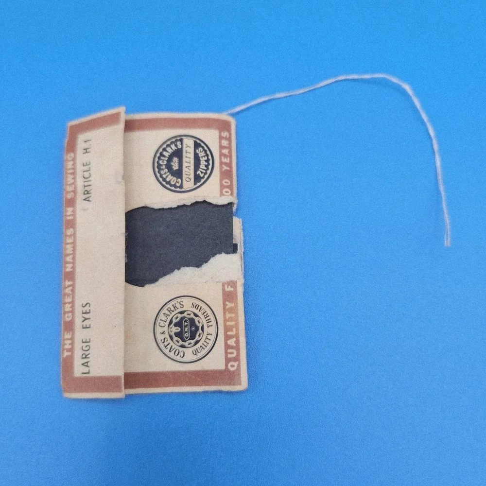 Vintage Milwards Large Eye Needle Package Made in England - Picture 2 of 4